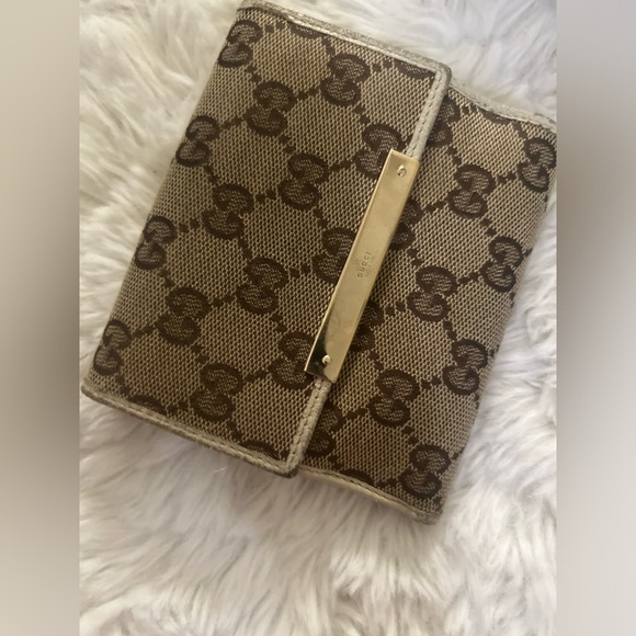 Gucci Wallet w Box i purchased it w - Picture 2 of 5